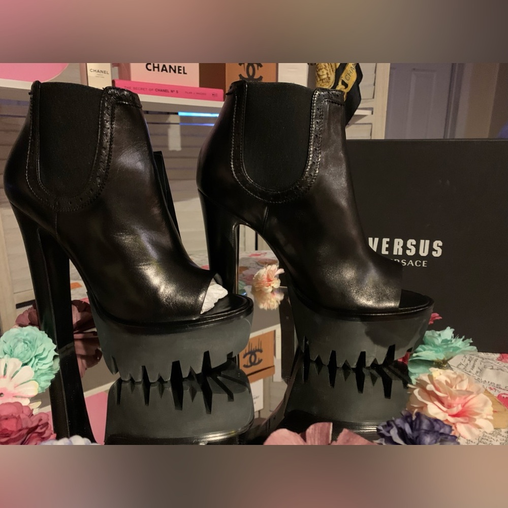 Eucversace Versus Platform Boots. - image 5